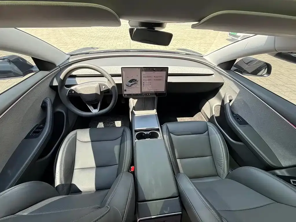 Tesla Model 3 — фото 4