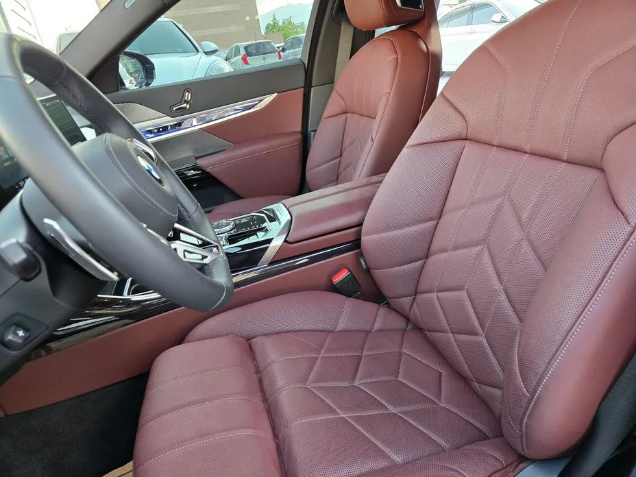 BMW 7-Series 2025 из KR, фото 10
