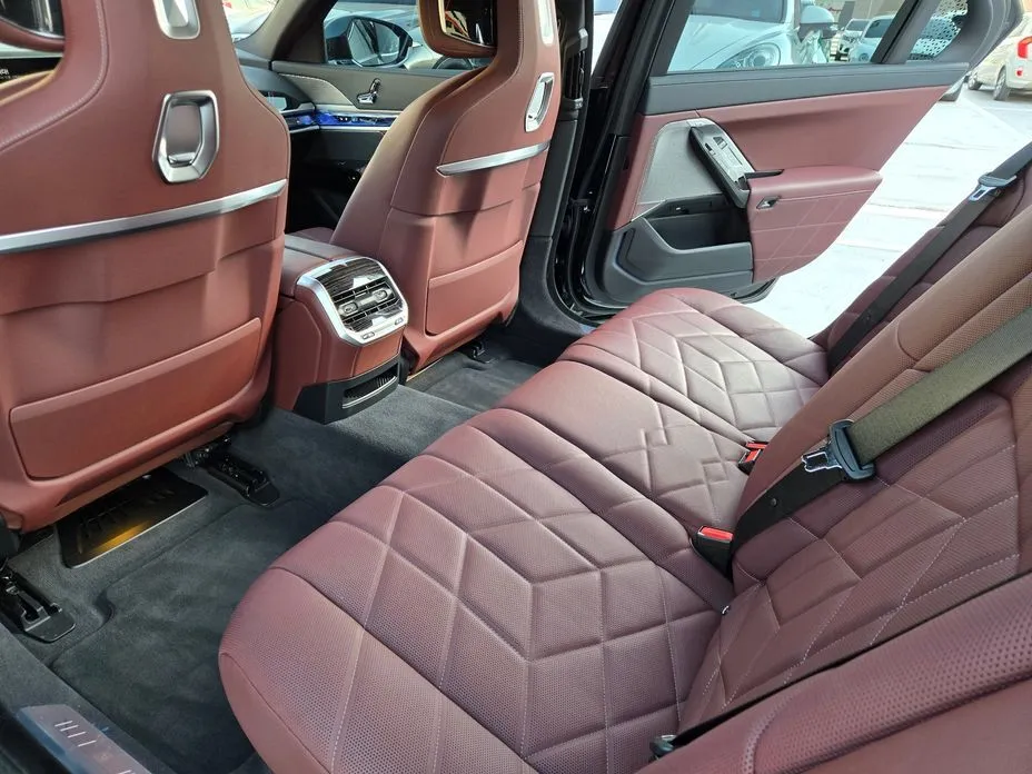 BMW 7-Series 2025 из KR, фото 9