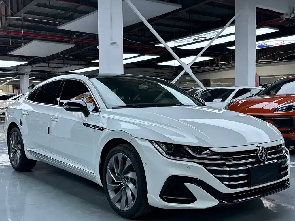 Volkswagen CC 2023 из CN, фото 3