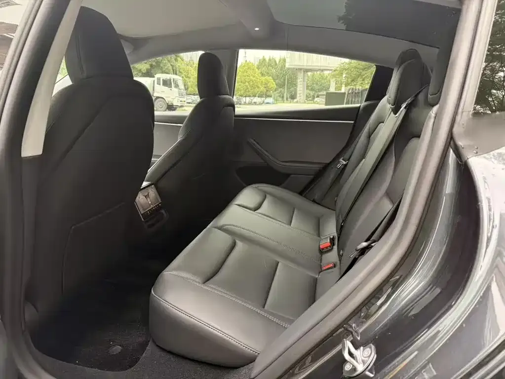 Tesla Model 3 — фото 2