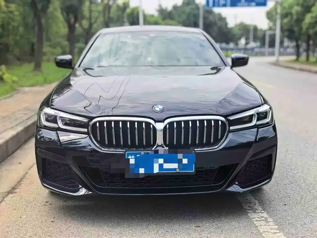 BMW 5 Series — фото 9