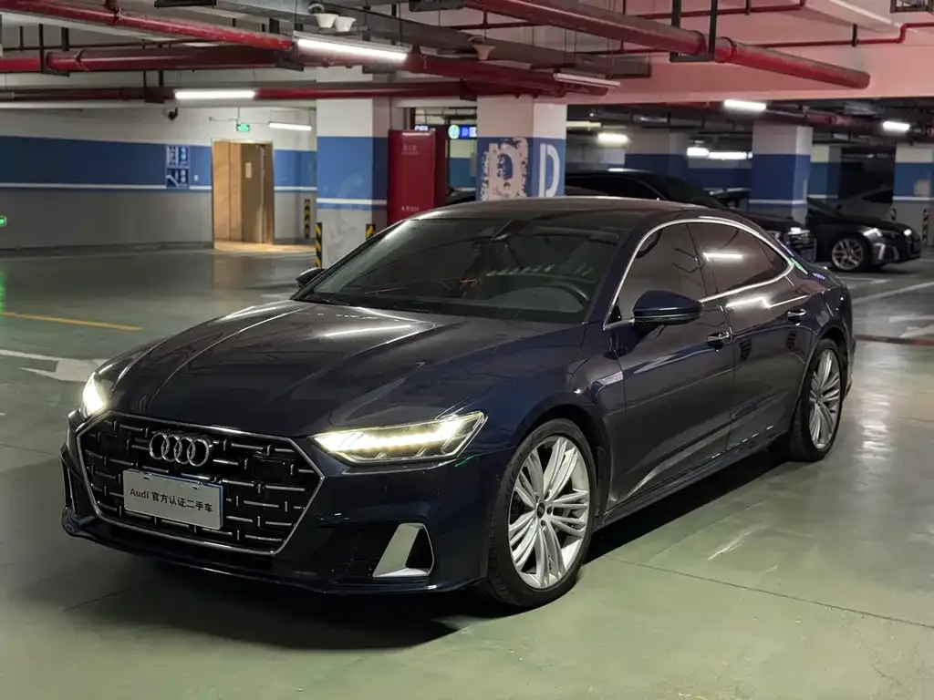 Audi A7L — фото 1