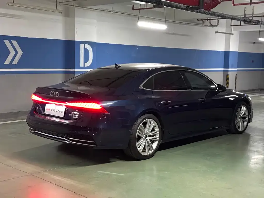 Audi A7L — фото 2