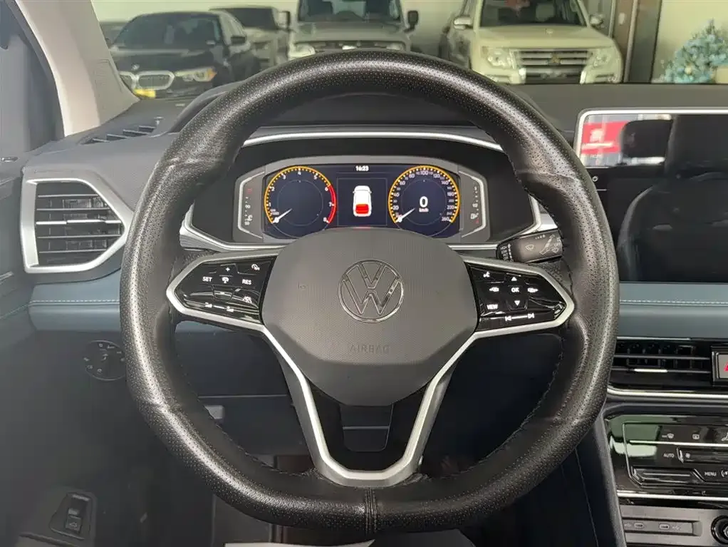 Volkswagen Tharu — фото 3