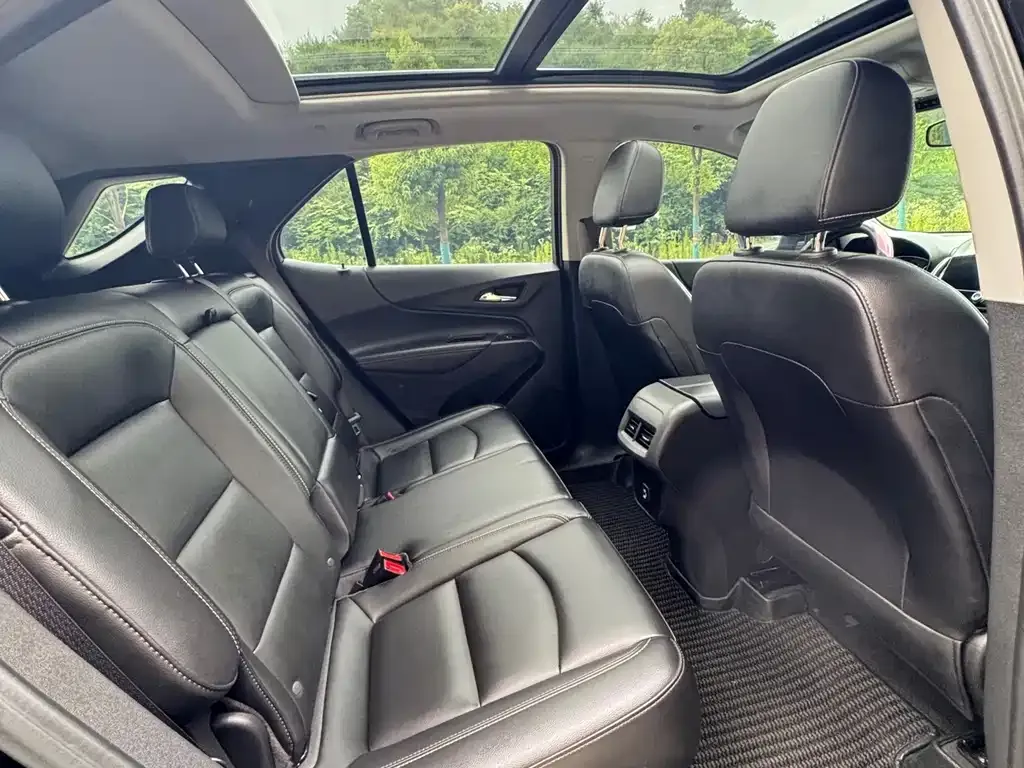 Chevrolet Equinox 2022 из CN, фото 2