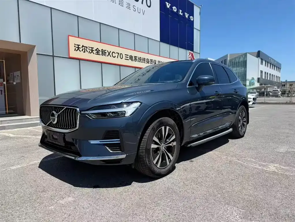 Volvo XC60 — фото 1