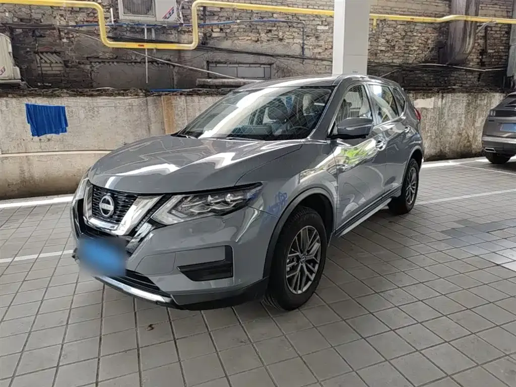 Nissan X-Trail — фото 1