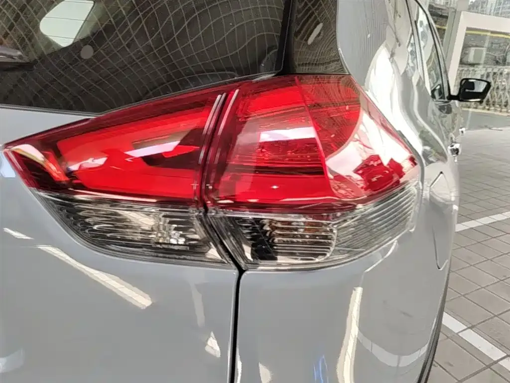 Nissan X-Trail — фото 4