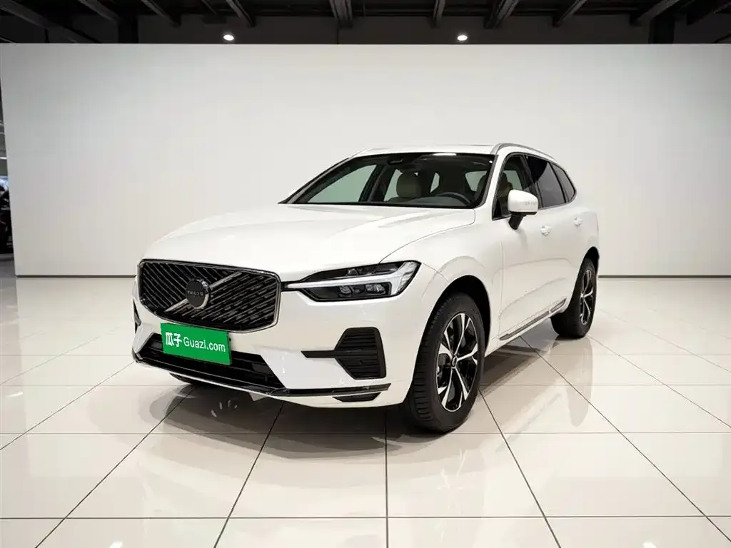 Volvo XC60 — фото 1