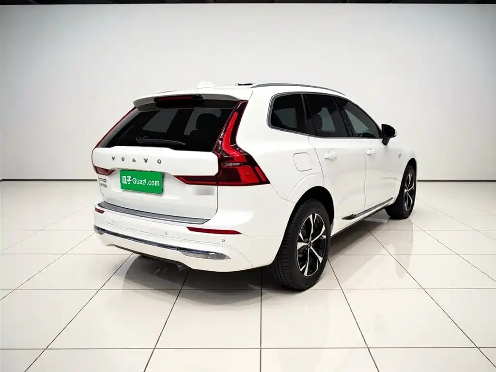 Volvo XC60 — фото 2