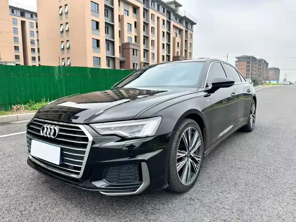 Audi A6L — фото 1