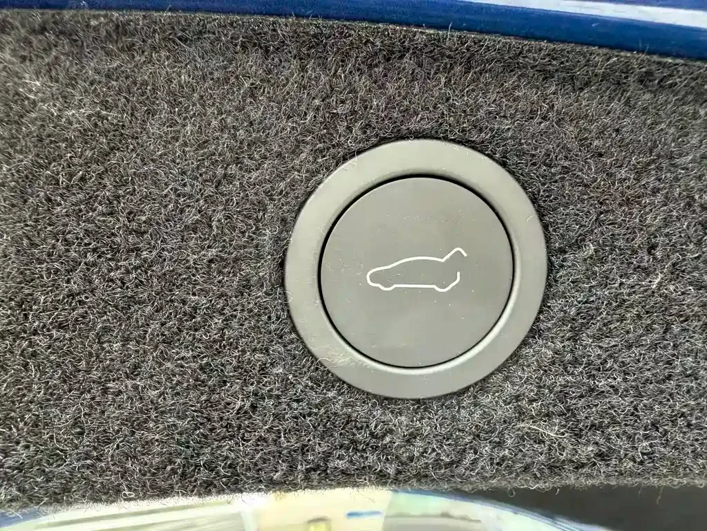 Tesla Model 3 — фото 10