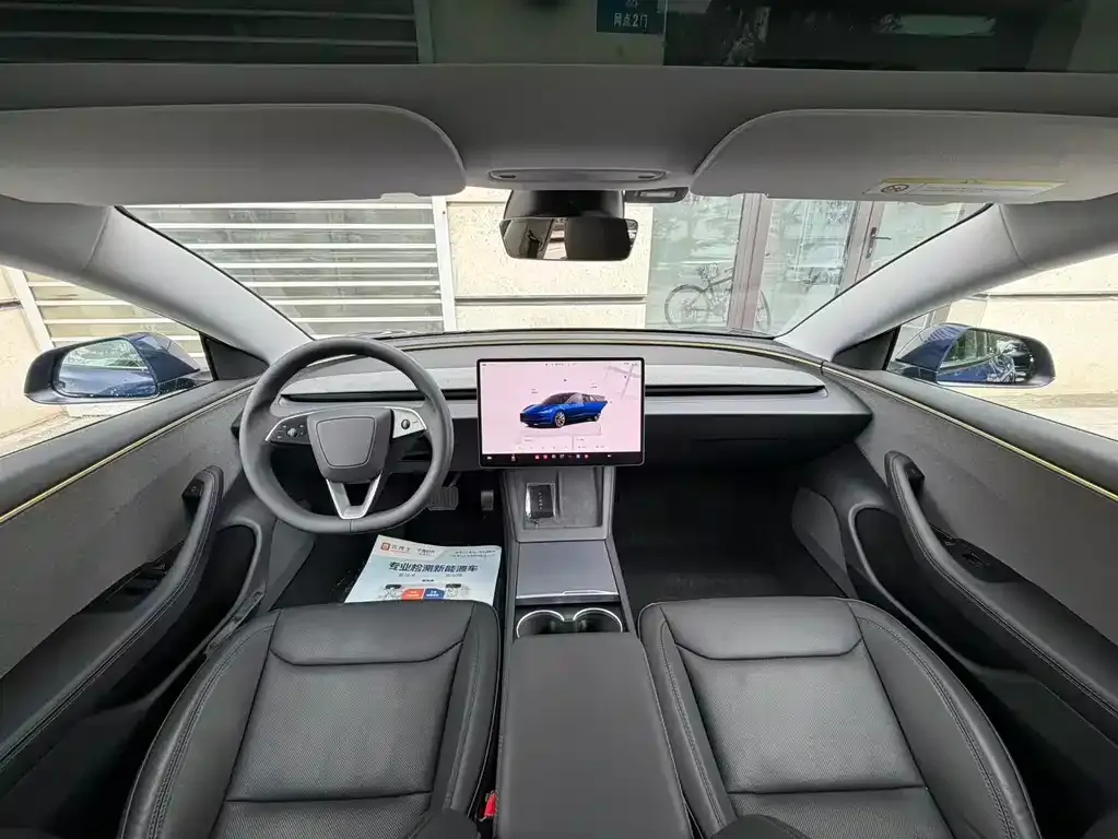 Tesla Model 3 — фото 9
