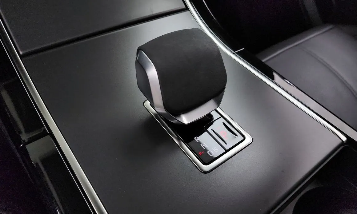 Land Rover Range Rover Velar 2025 из KR, фото 3