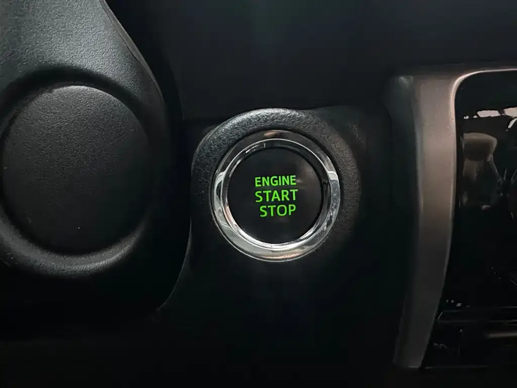 Toyota Yaris L — фото 2