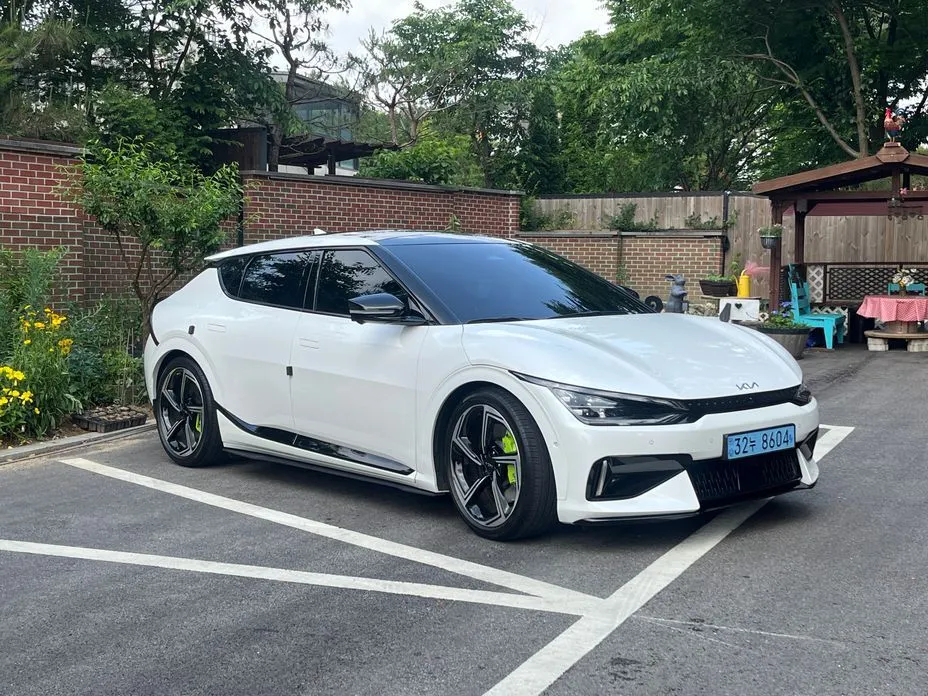 Kia EV6 2023 из KR, фото 1
