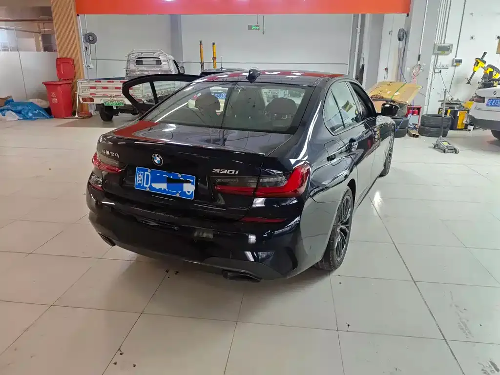 BMW 3 Series 2022 из CN, фото 4