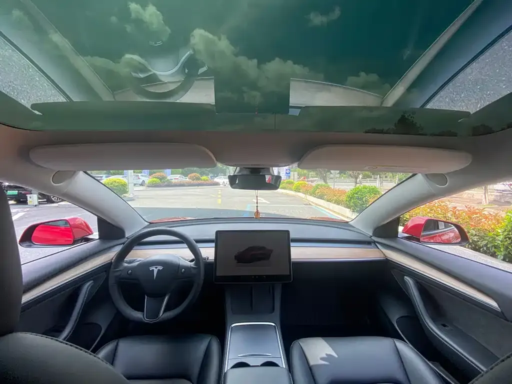 Tesla Model 3 — фото 3