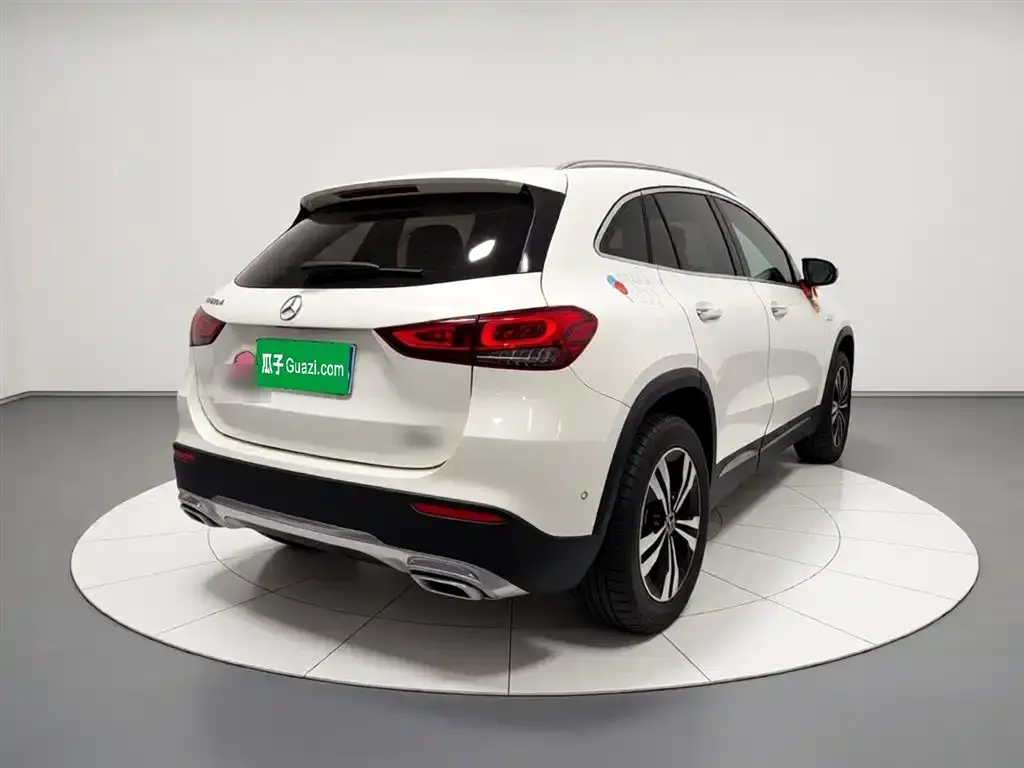 Mercedes-Benz GLA — фото 6