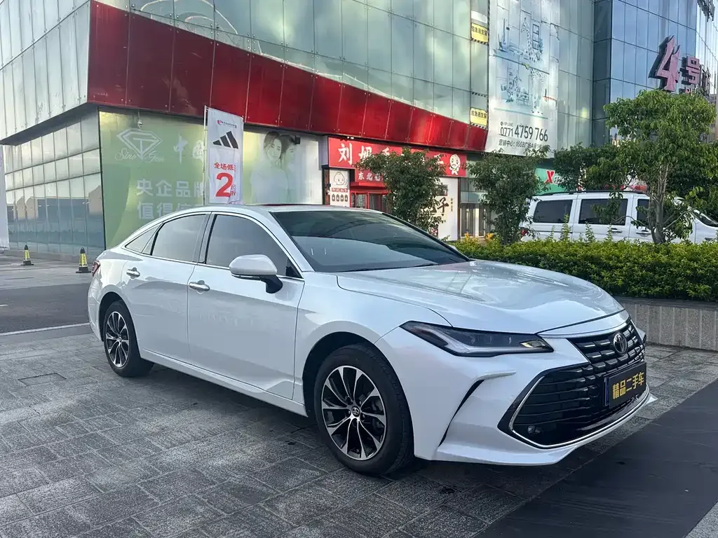 Toyota Avalon — фото 2