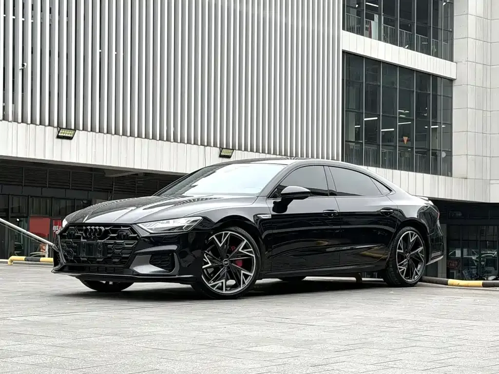 Audi A7L — фото 1