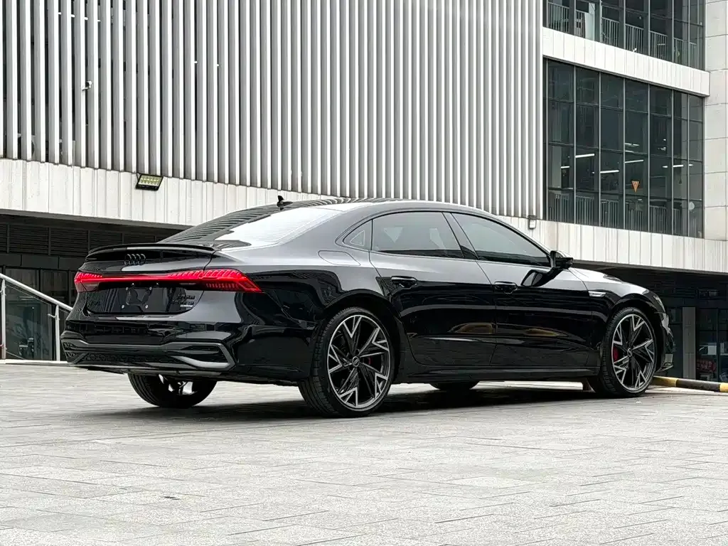 Audi A7L — фото 5