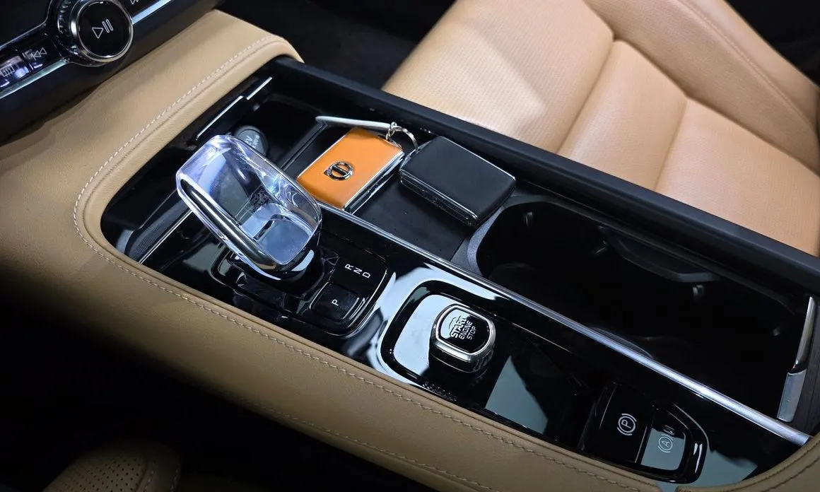 Volvo S90 2024 из KR, фото 9