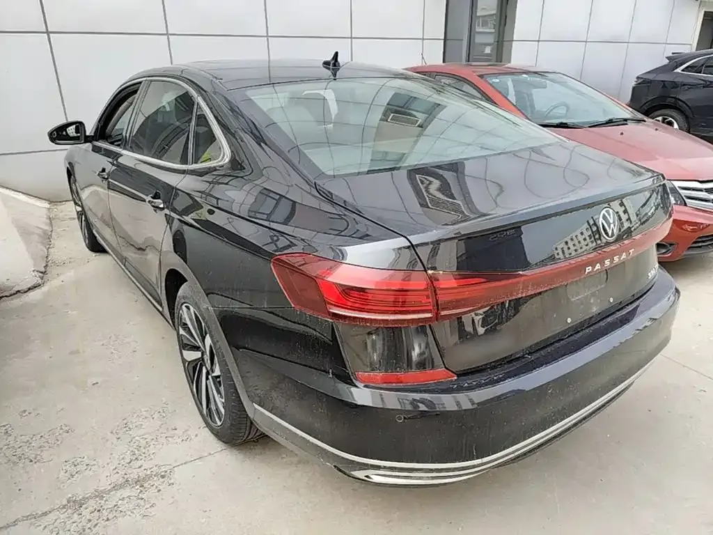 Volkswagen Passat — фото 2