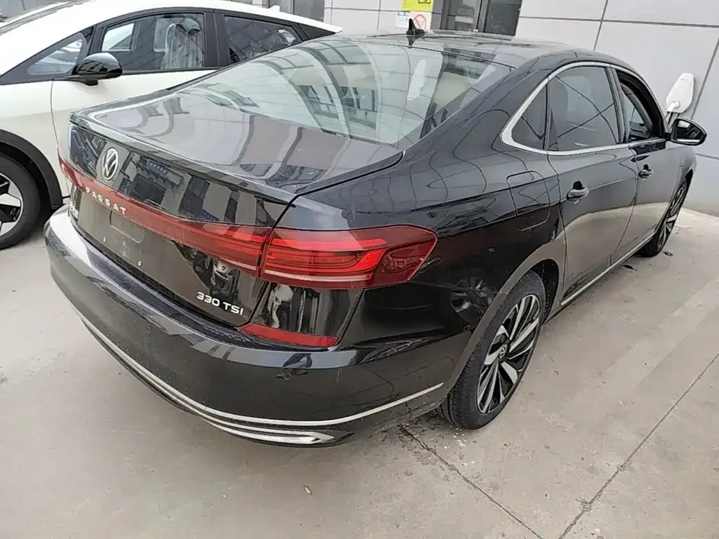 Volkswagen Passat — фото 3