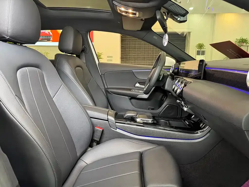 Mercedes-Benz A-Class — фото 10