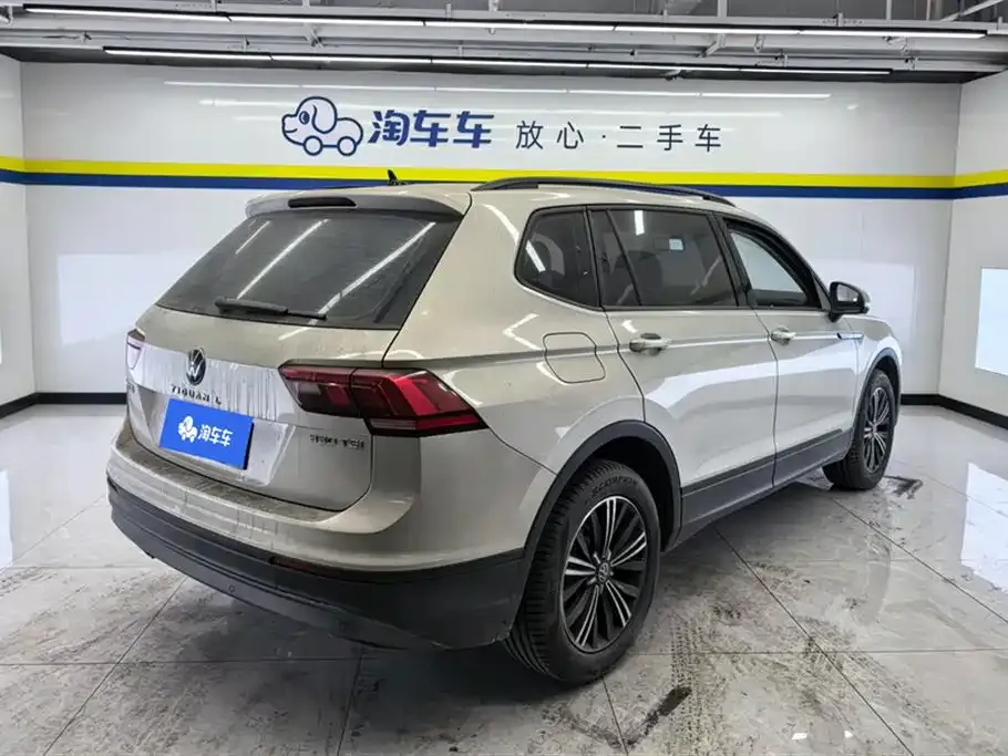 Volkswagen Tiguan L — фото 7