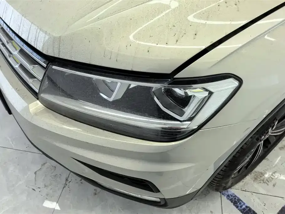 Volkswagen Tiguan L — фото 9