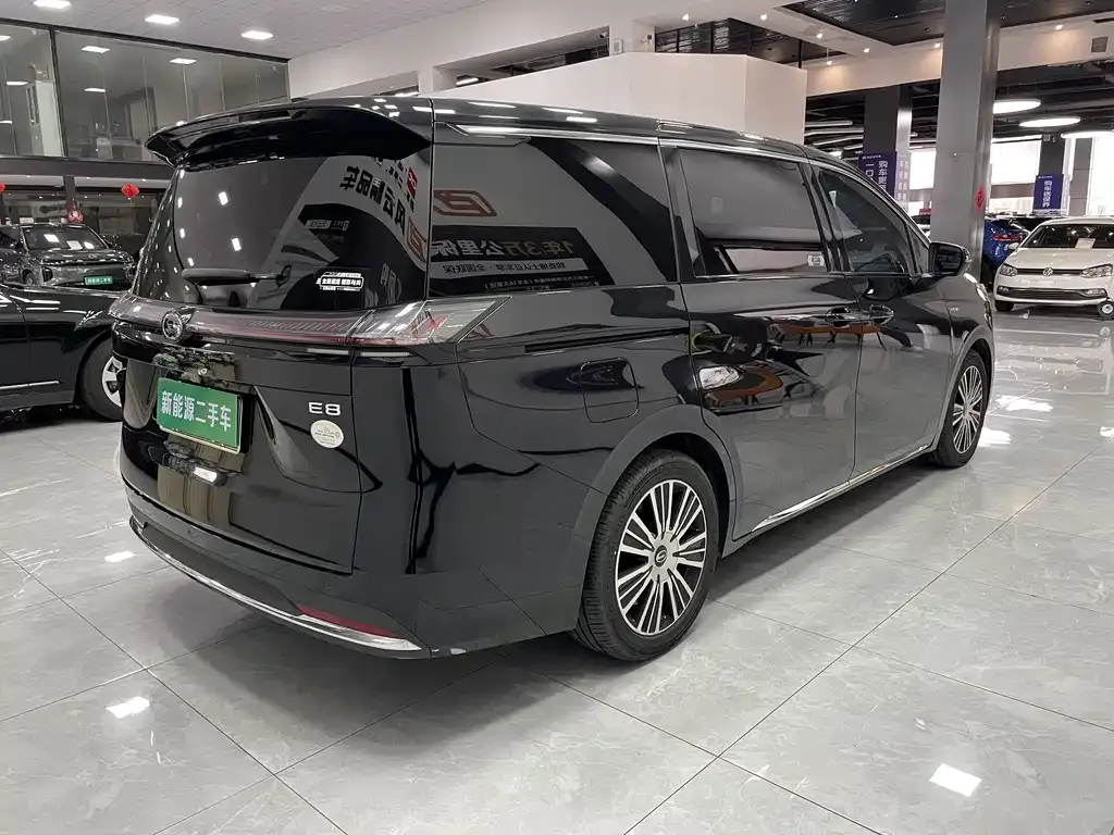 GAC Motor 传祺E8 PHEV — фото 2
