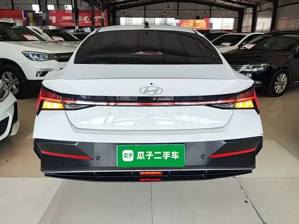 Hyundai Elantra — фото 10