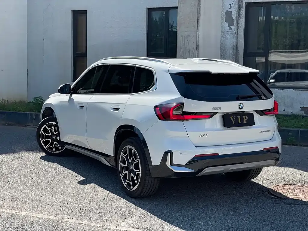 BMW X1 — фото 10