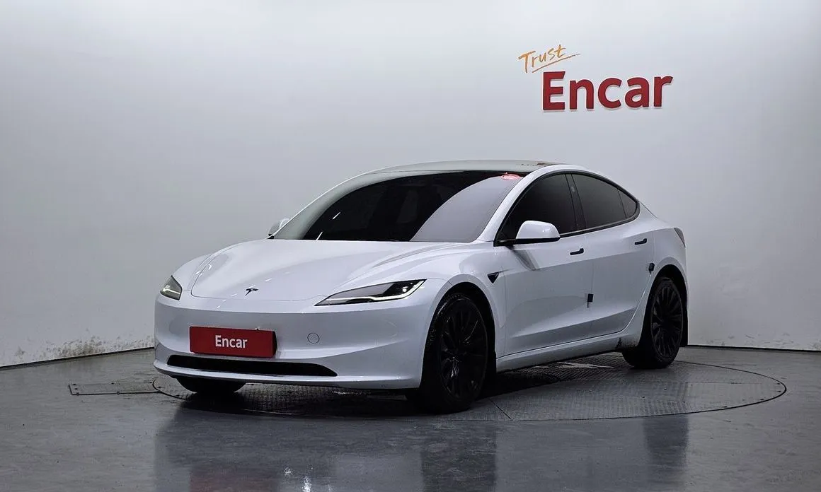 Tesla Model 3 — фото 1
