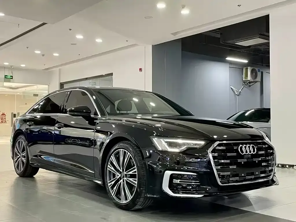 Audi A6L — фото 1
