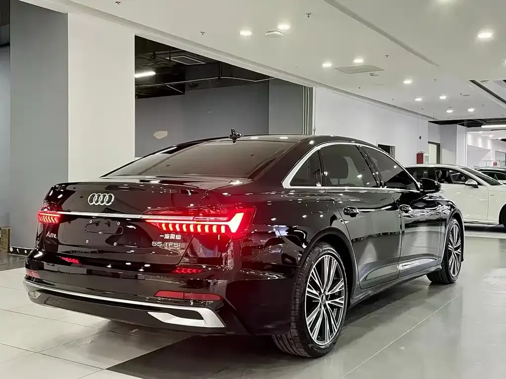 Audi A6L — фото 8