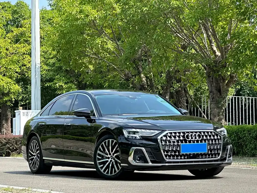Audi A8 — фото 3