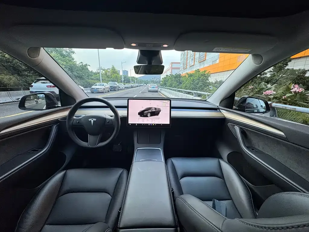 Tesla Model Y — фото 4