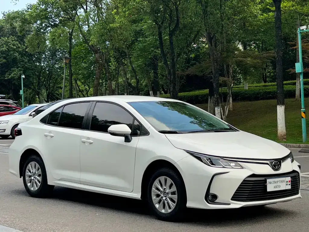 Toyota Corolla — фото 1