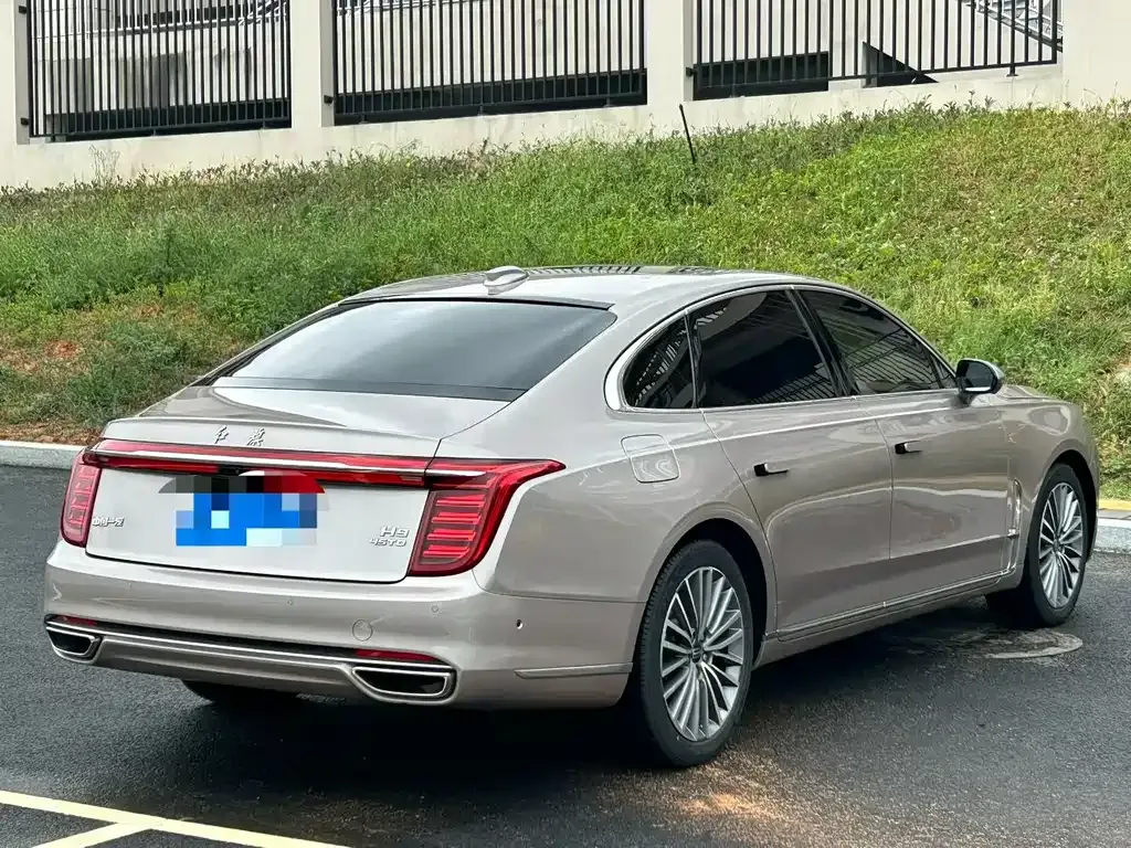 Hongqi H9 — фото 8
