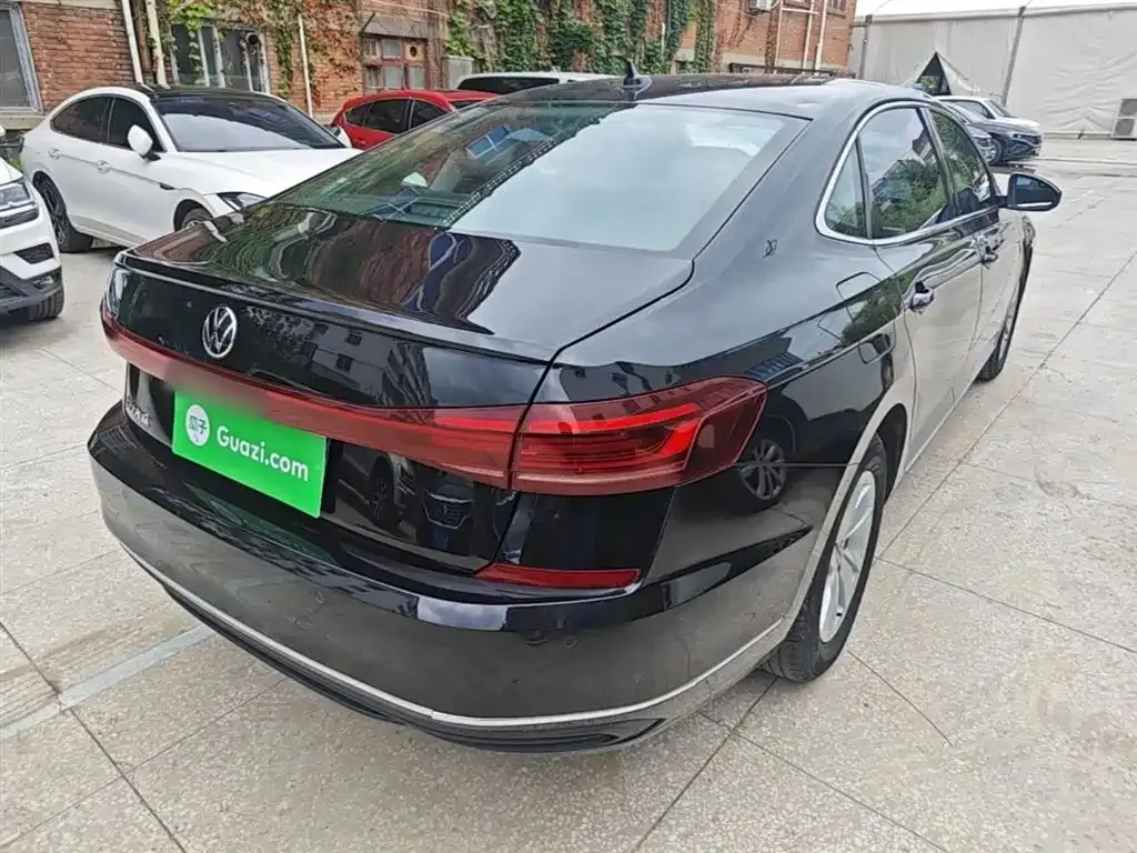 Volkswagen Passat — фото 10
