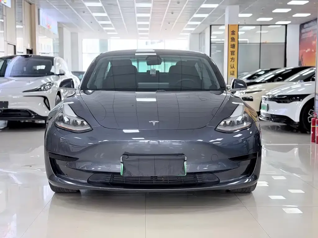 Tesla Model 3 — фото 8