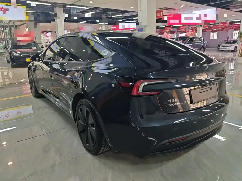 Tesla Model 3 — фото 9