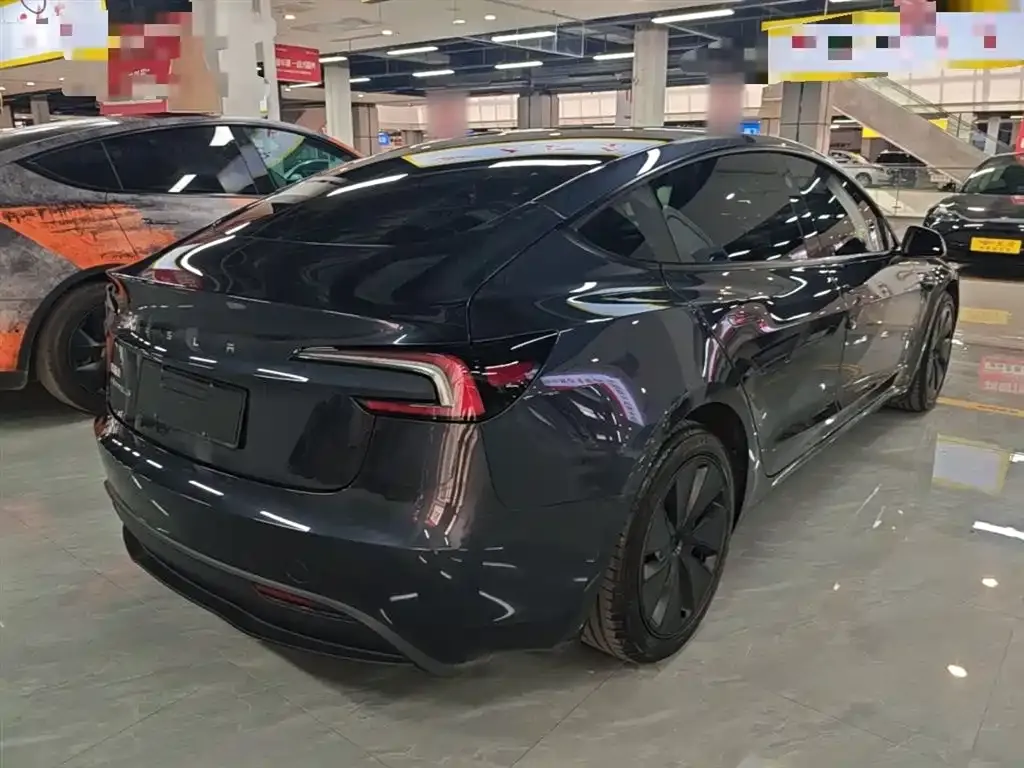 Tesla Model 3 — фото 10