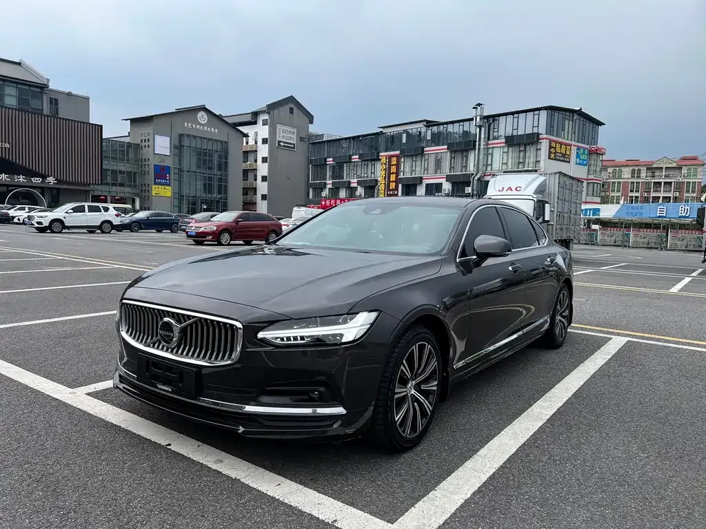Volvo S90 — фото 1