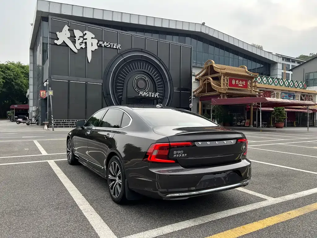 Volvo S90 — фото 10