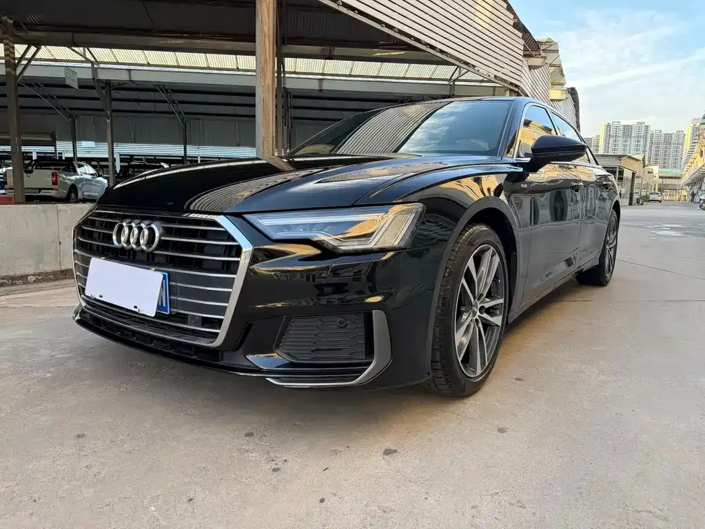 Audi A6L — фото 1